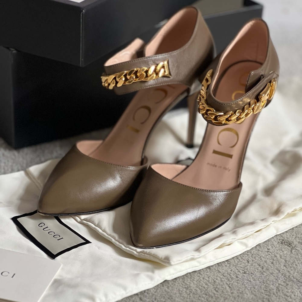 GUCCI Calfskin Taupe SYLVIE Chain Ankle Heels 37 7 $599 NWB NWT